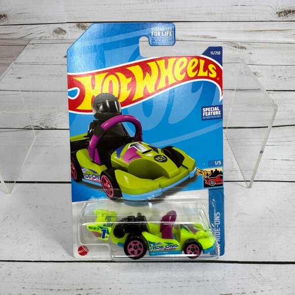 Hot Wheels Lot of 4 – Fantasy & Concept Cars (Carded, Package Wear) - Picture 7 of 16